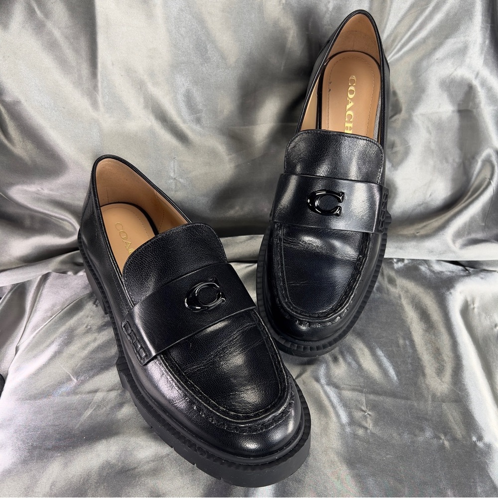 Coach Women's Leah Black Leather Chunky Lug Sole Loafers EUC Size 9 US /39 EU